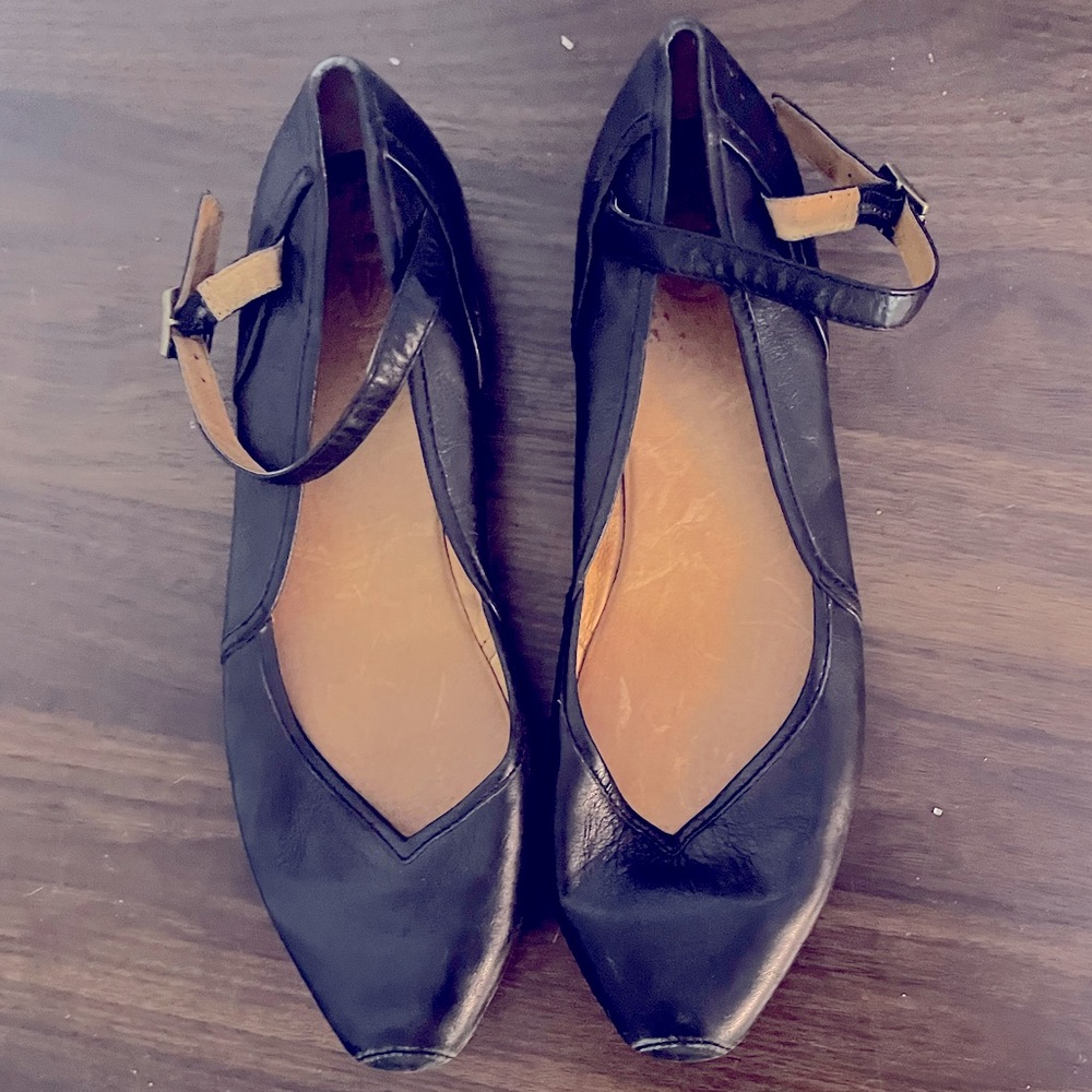 Black leather Frye ballet flats with strap
